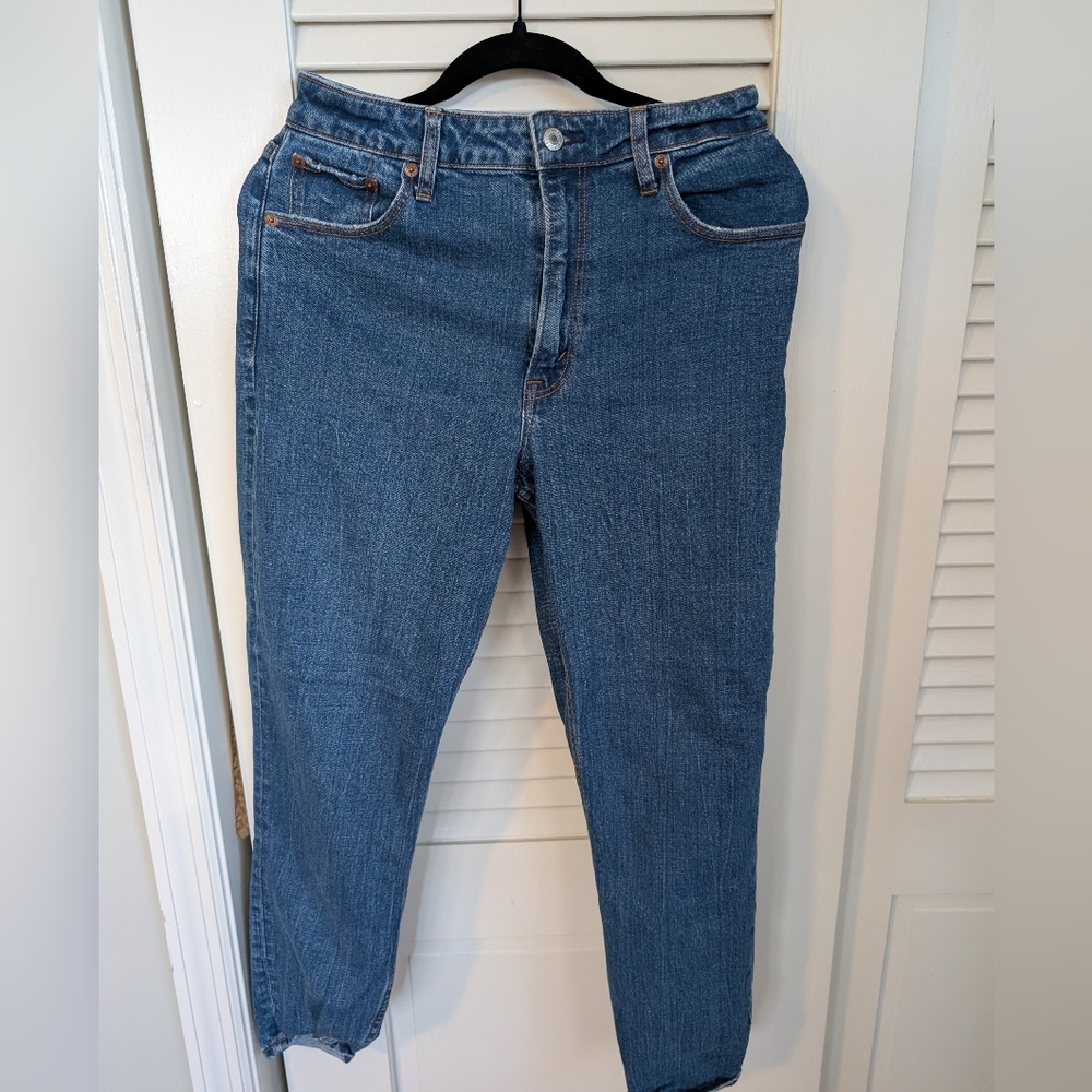Abercrombie & Fitch Mom High Rise Leg Blue Jeans